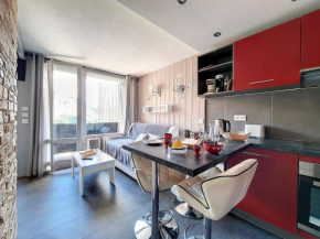 Appartement rénové au pied des pistes avec balcon – 4 pers., 27m², coin chambre, cabine, 3 flocons or - FR-1-344-896